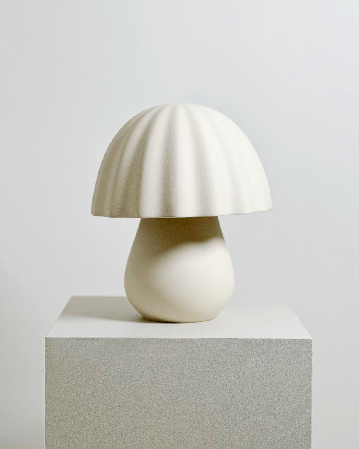 Periwinkle Table Lamp / Bone